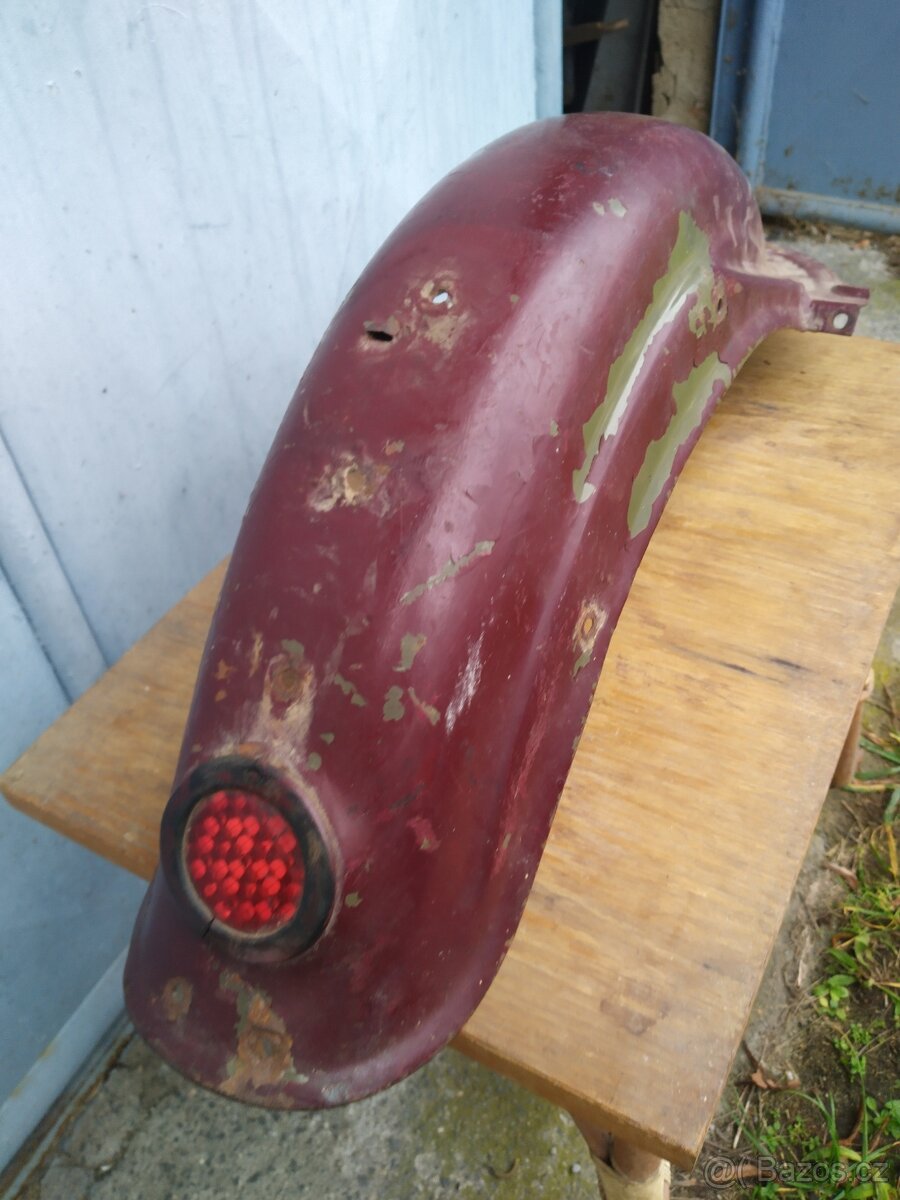 Zadní blatník kývačka