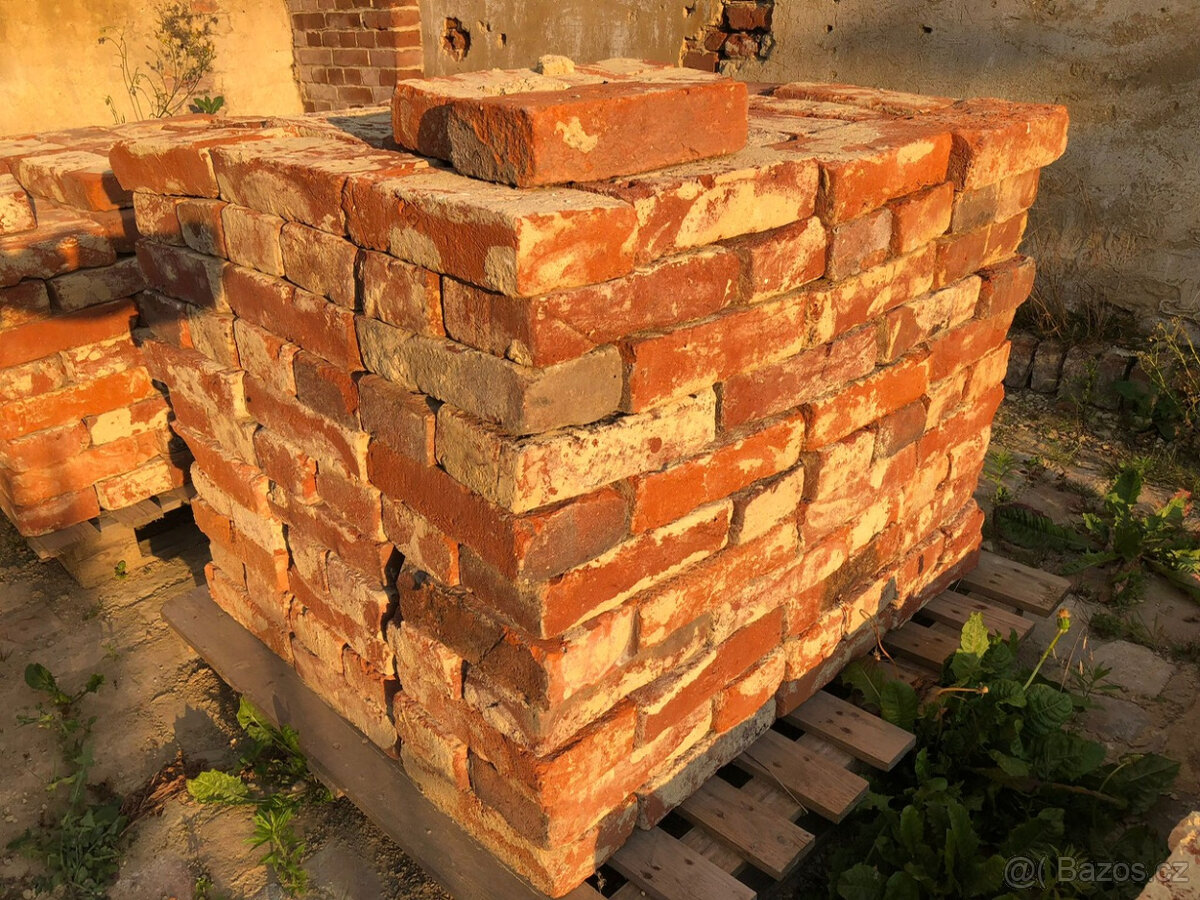 Staré pálené cihly
