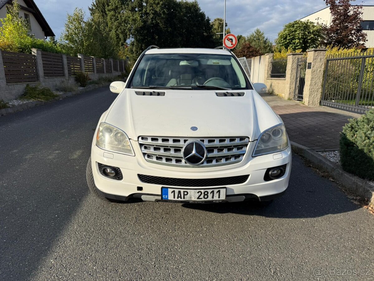Mercedes-Benz ML 350 160 tis NAJETO - na splátky pro všechny