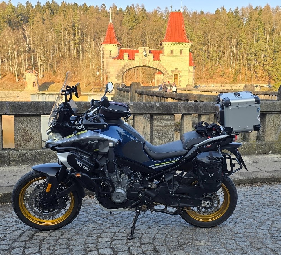 Prodám CF moto 800 MT Touring