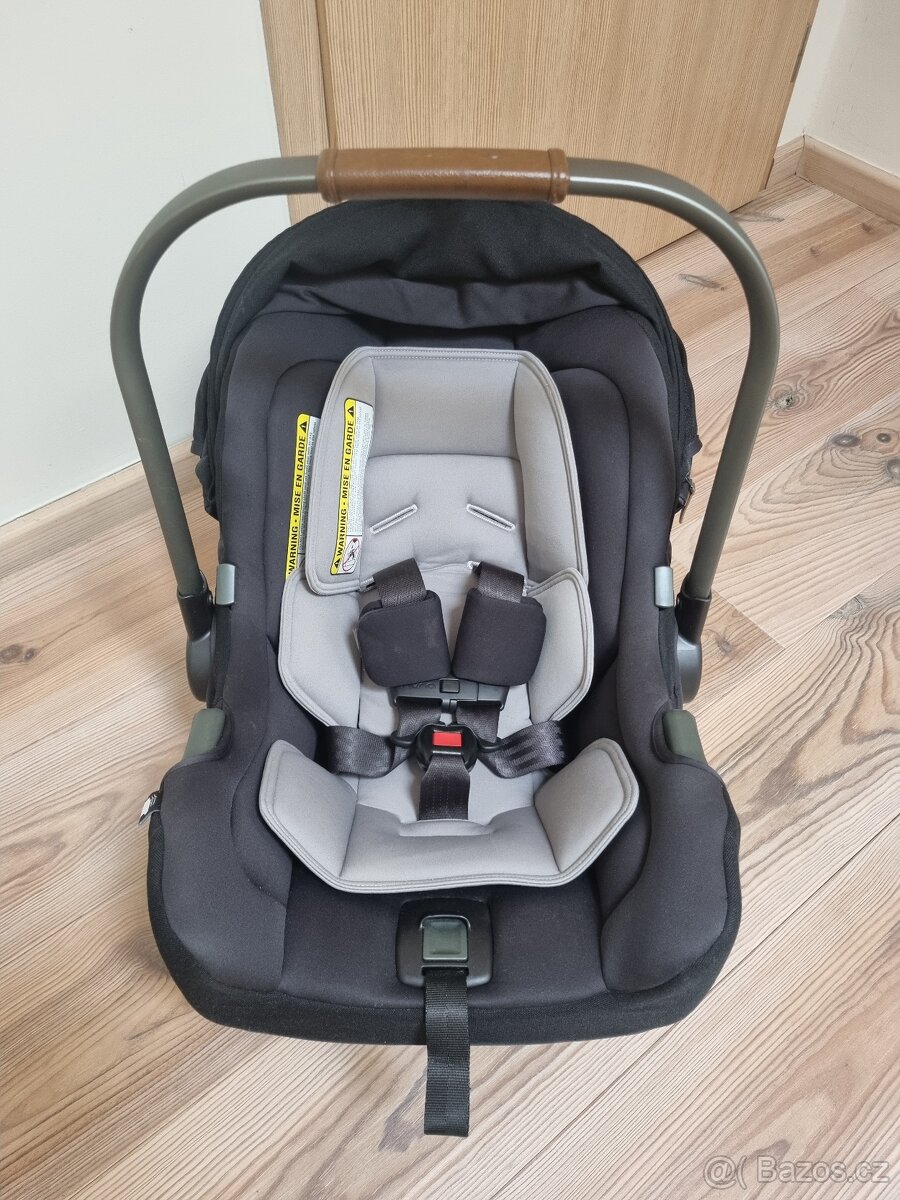 Autosedačka vajíčko Nuna