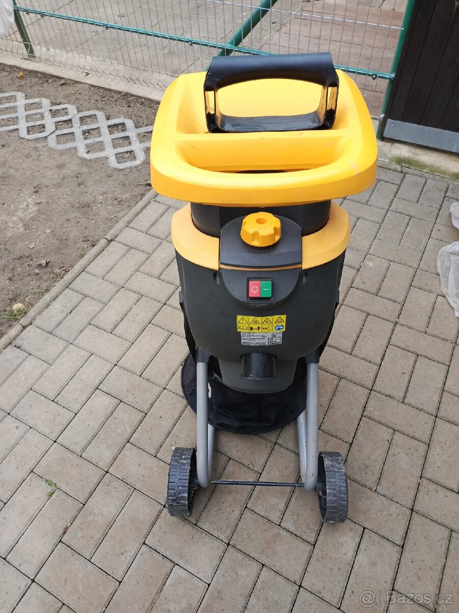 Elektrický drtič větví STIGA