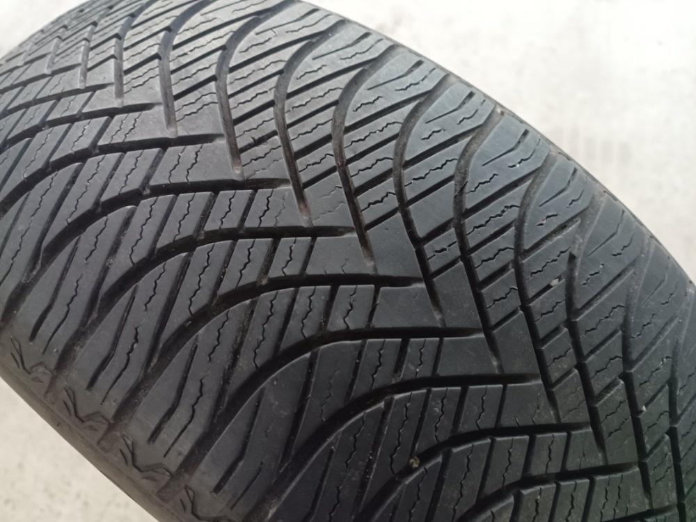215/55 R17 GOODRIDE (1422)