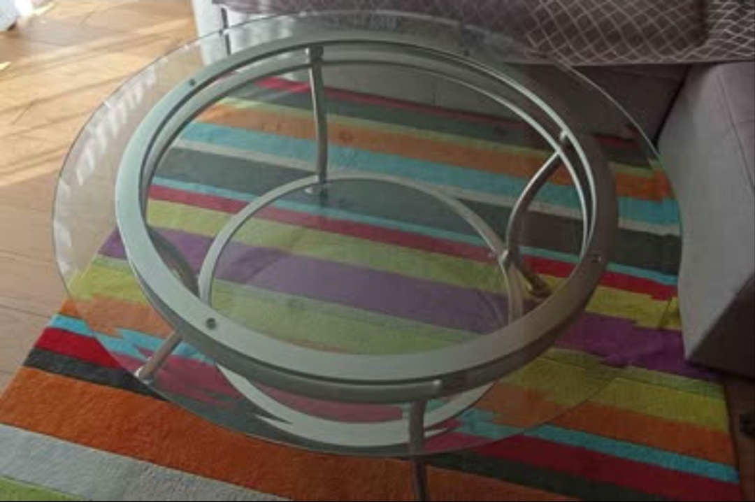 Stolek konferenční