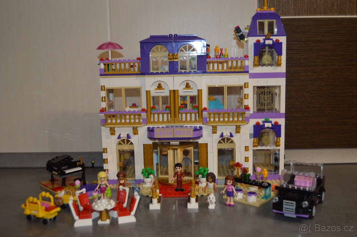 LEGO® Friends 41101 Hotel Grand v městečku Heartlake.
