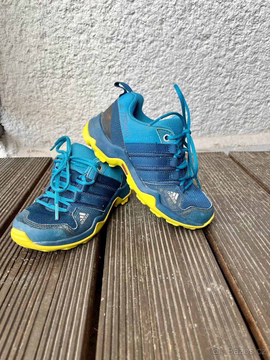 Outdoorove tenisky Adidas Terrex vel 28