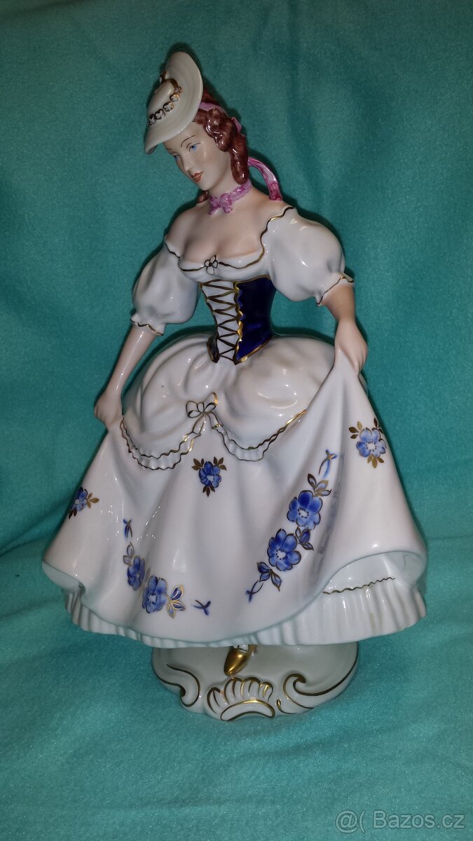 porcelán Royal dux, soška dívka v klobouku. Jako nová