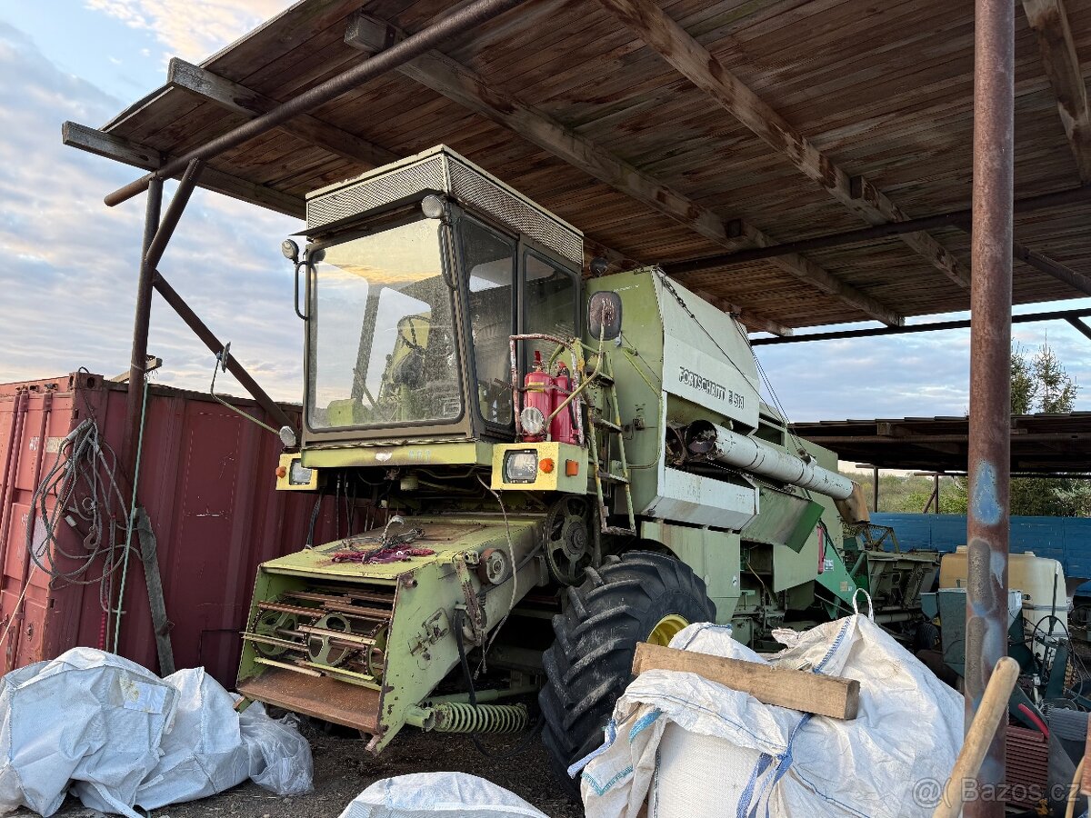 Kombajn E 514