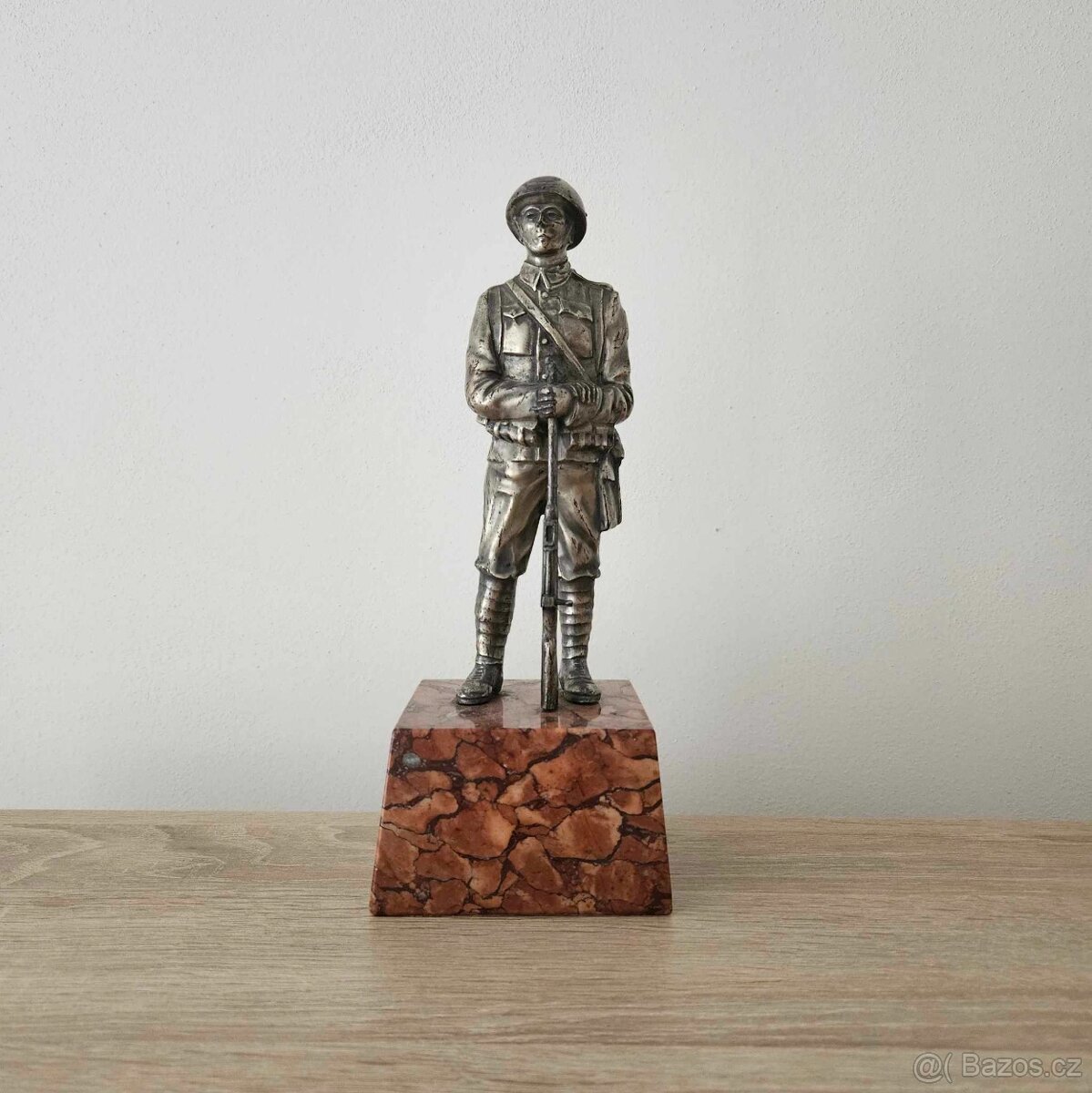 STAROŽITNÁ SOCHA LEGIONÁŘE