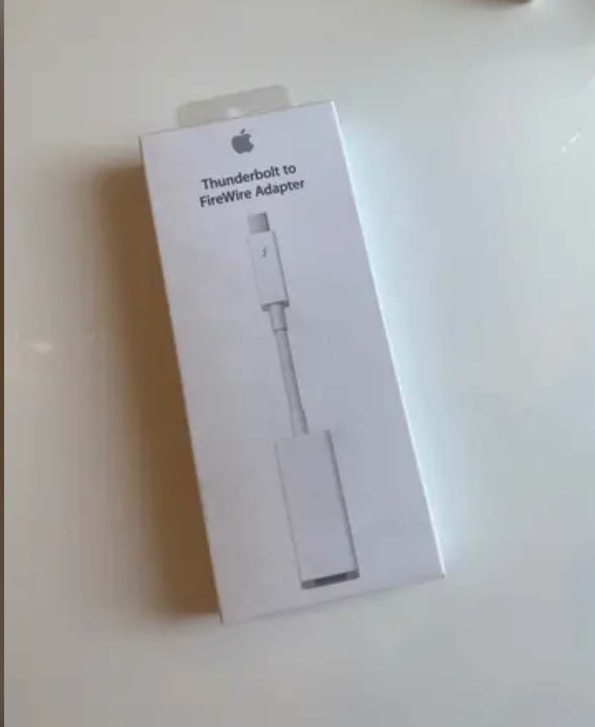 Apple adaptér Thunderbolt 2 to Firewire