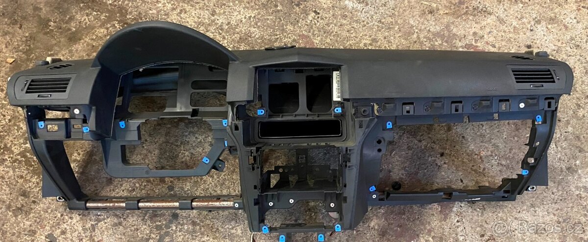 Palubní deska Opel Astra H