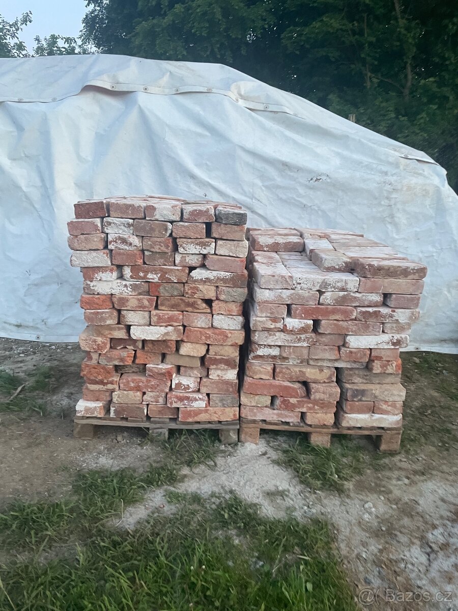 Pálené cihly očištěné