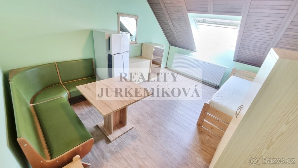 Pronájem zařízeného bytu 1+KK, v Rudolfově
