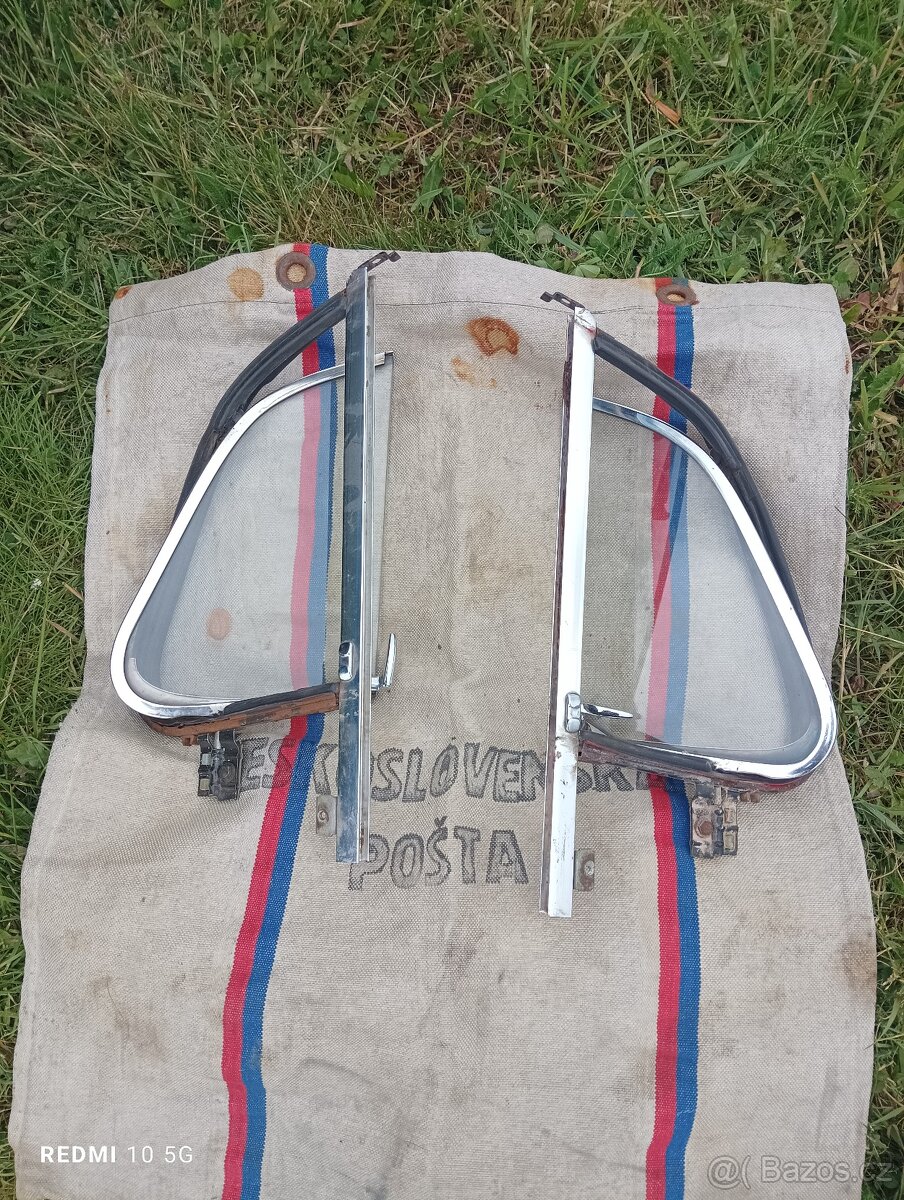 2 x BOČNÍ VĚTRACÍ MECHANICKÉ OKÉNKA VW BROUK 1993