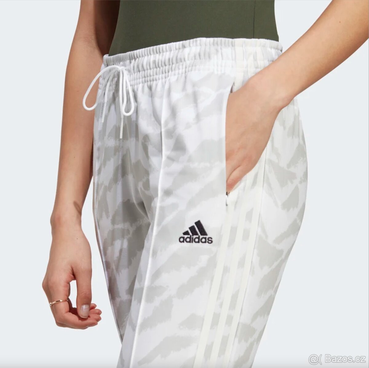 NOVÉ sportovní kalhoty Adidas Tiro, vel. L