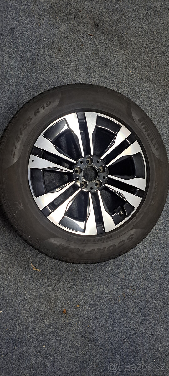 Originalni zimní ALU sada na Mercedes-Benz GLS 275/55 R19