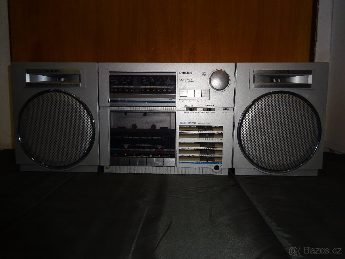 starý radiomagnetofon/kazeták PHILIPS D-8438