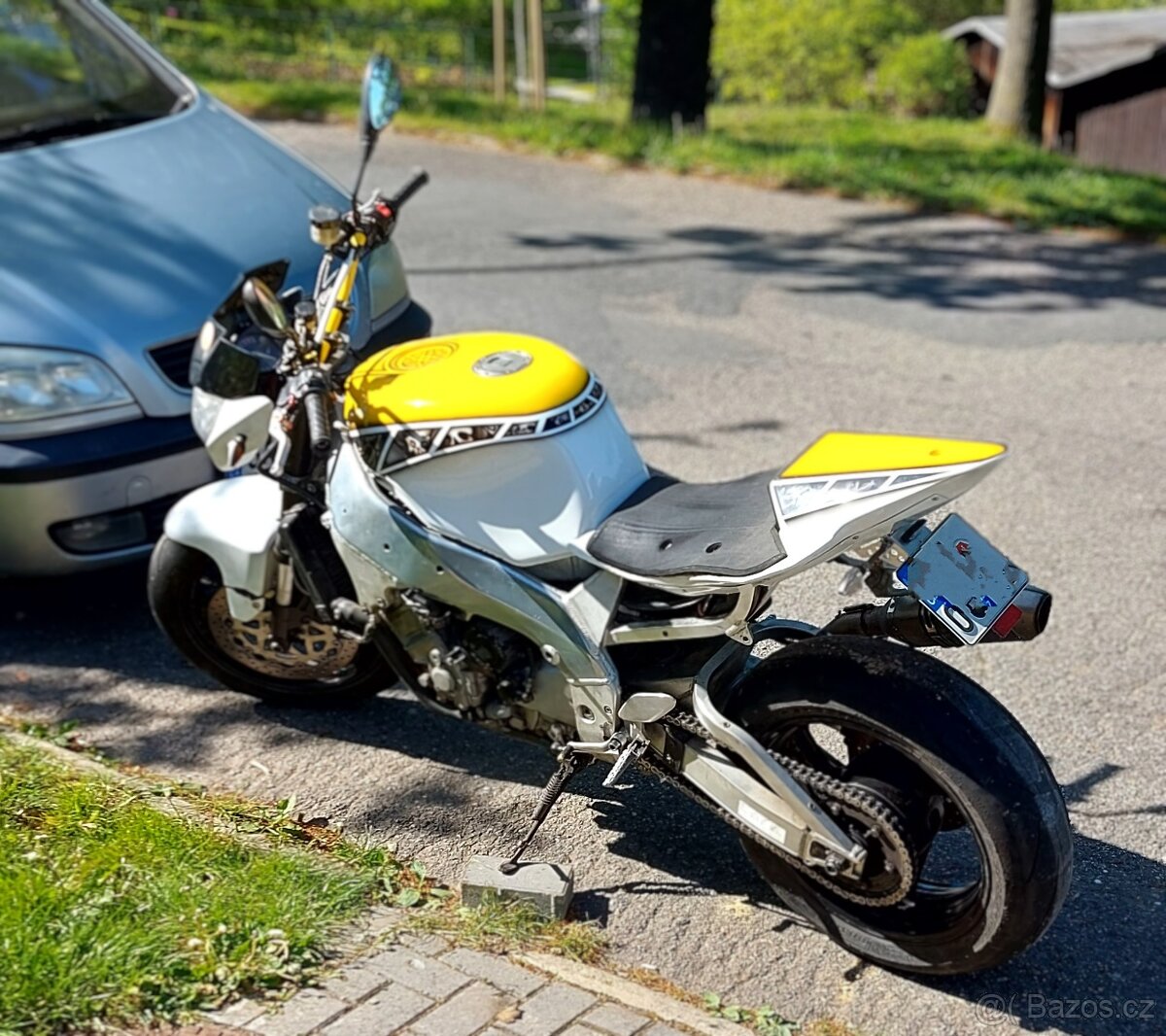 Yamaha yzf 750