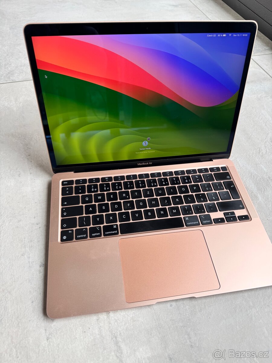 MacBook Air M1 (2020) – 512 GB SSD, 8 GB RAM, růžově zlatý