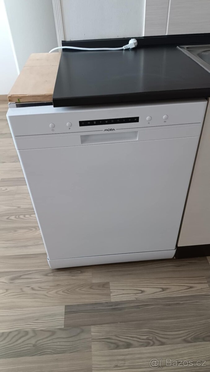 Prodám myčku MORA SM 635 W
