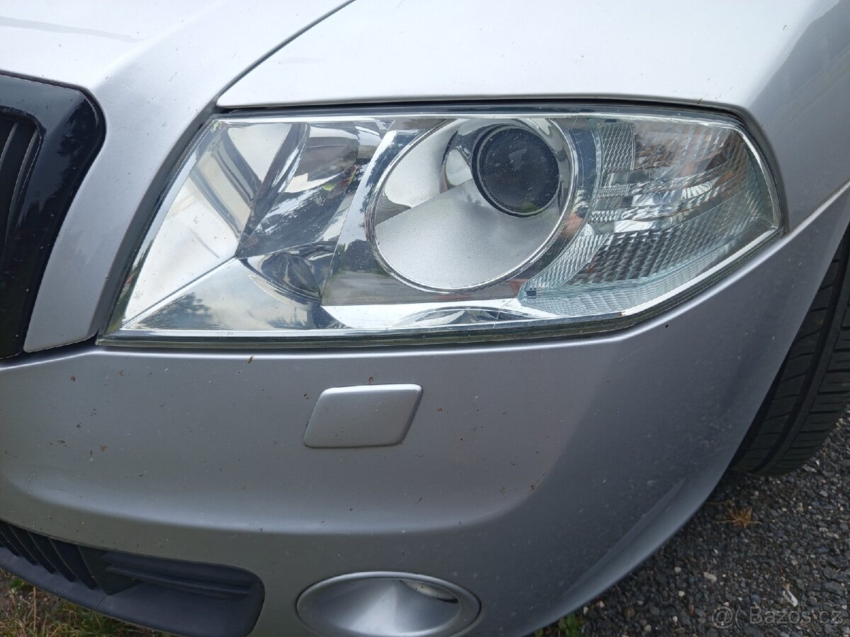 Přední světla OCTAVIA 2 XENON