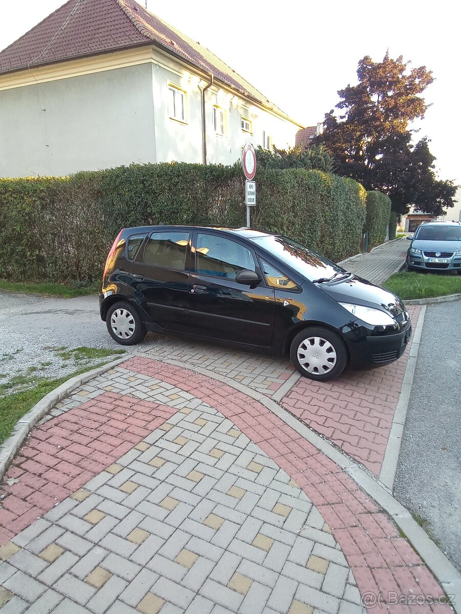Mitsubishi Colt 1.1i,55 kW, klima, nová CZ STK.