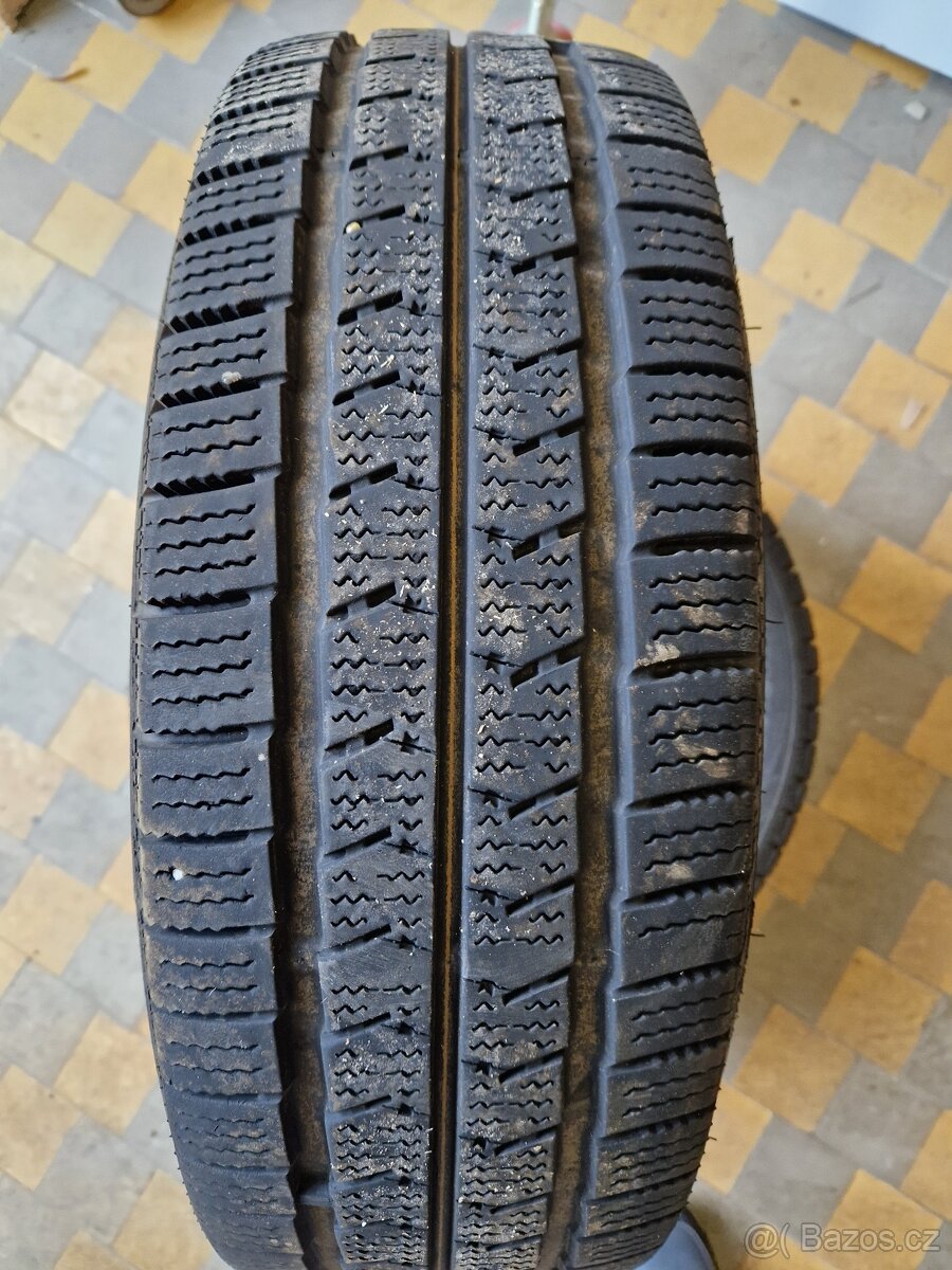 zimní pneu 215/70/15