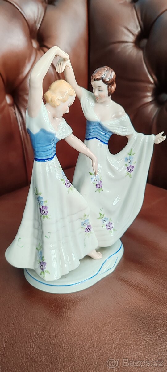 starožitná porcelánová soška Royal dux, tanečnice art deco
