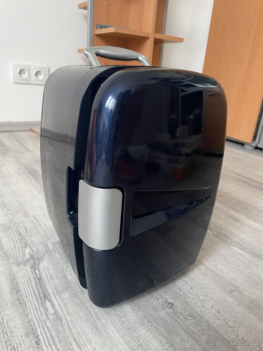 NOVÁ mini-lednička Pininfarina model YT-A-500 (není použitá