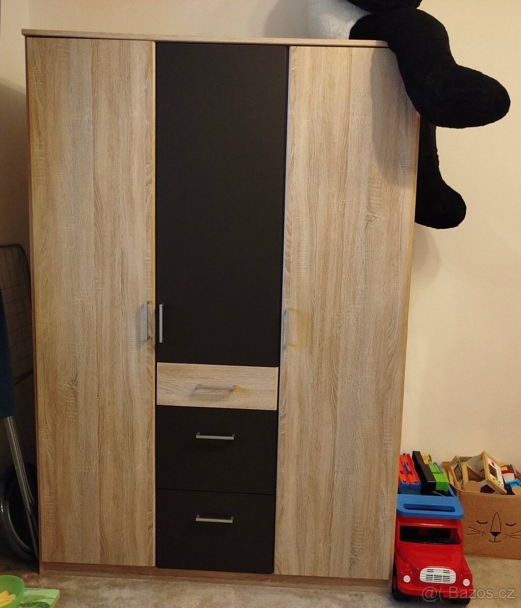 Šatní skříň dub sonoma