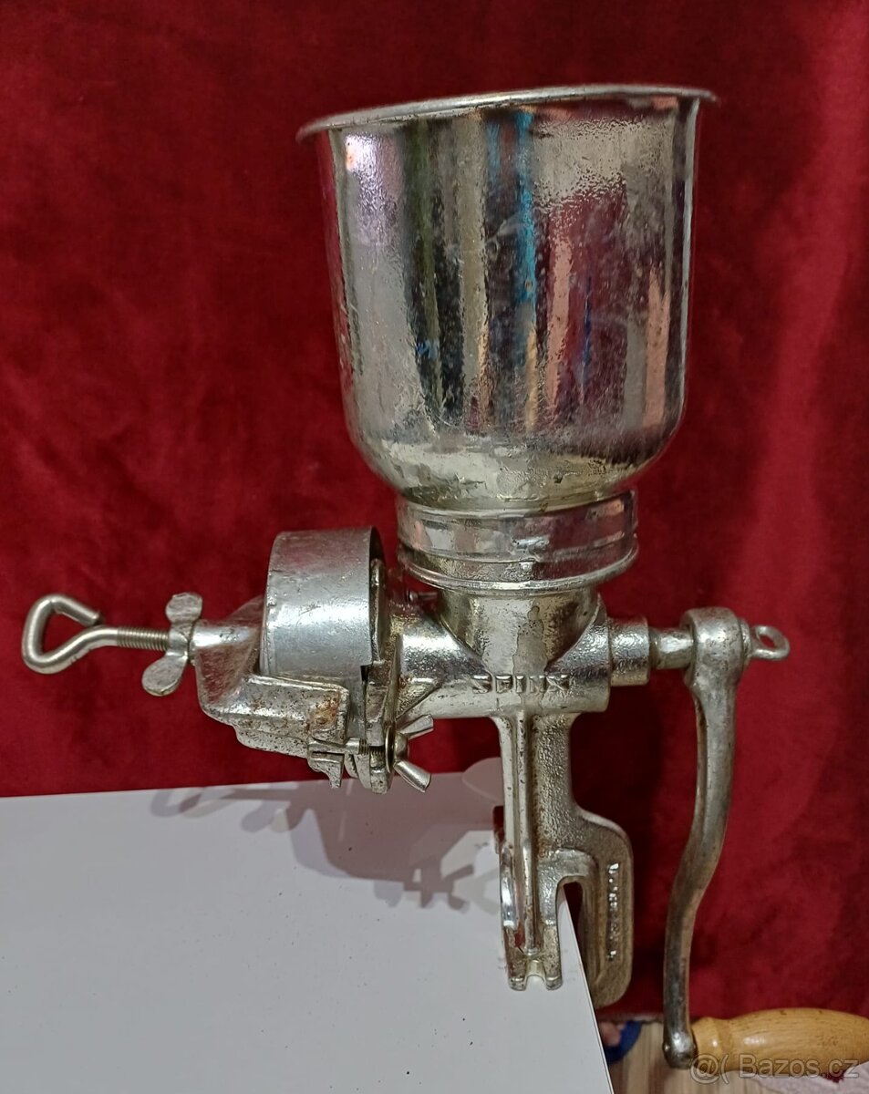 Šrotovník na slad a obilí.