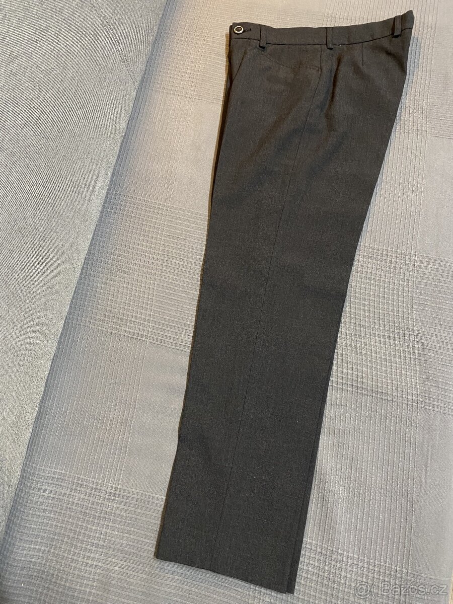 Chlapecké společenské kalhoty vel.140