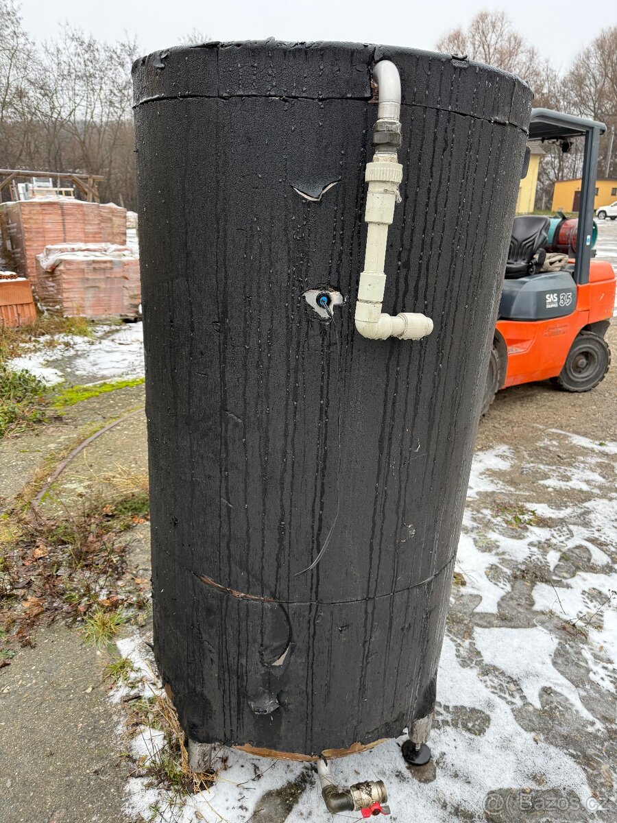 Nerezový izolovaný zásobník 700 L duplicitně chlazený