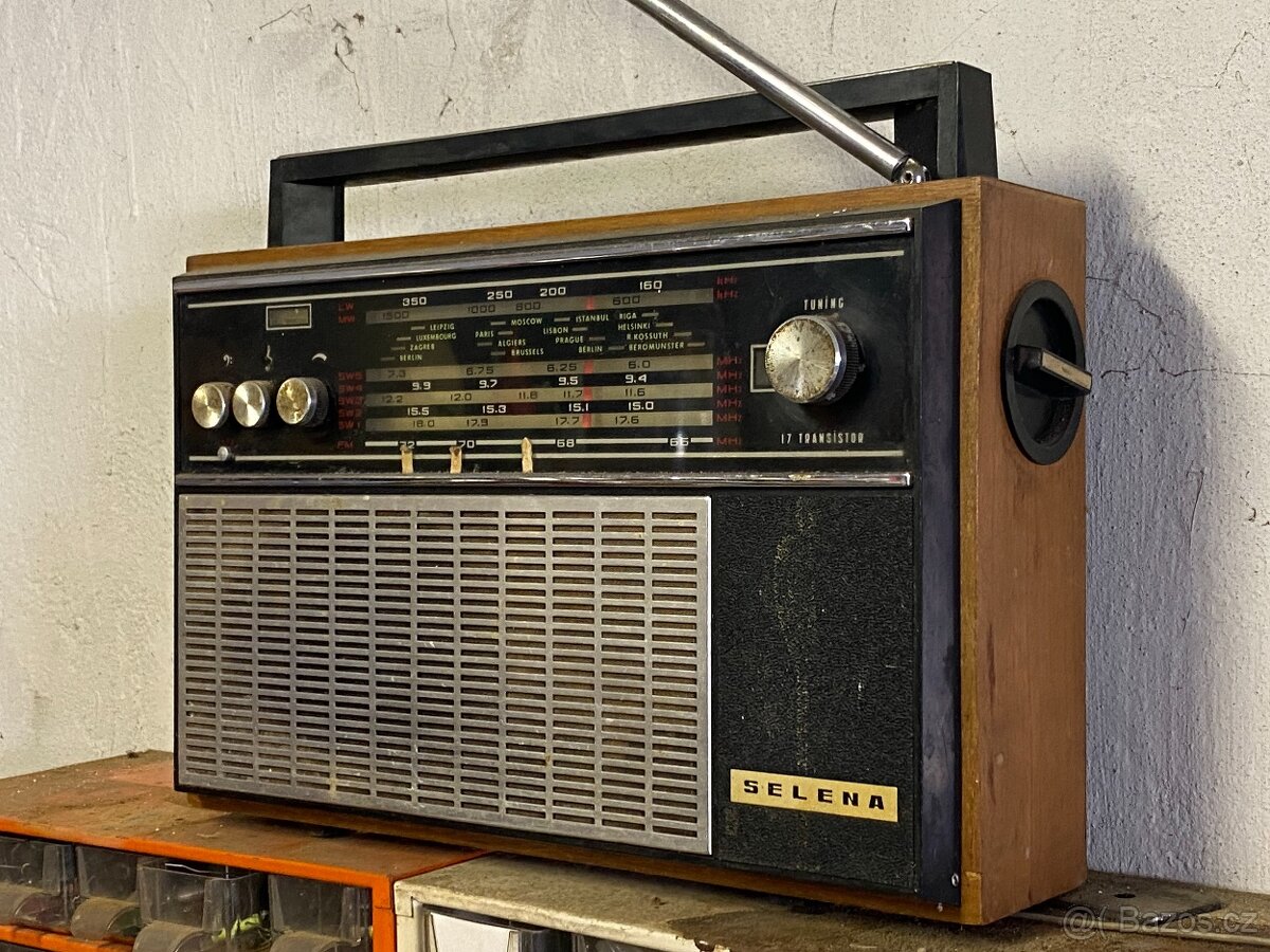 Tranzistorové rádio SELENA
