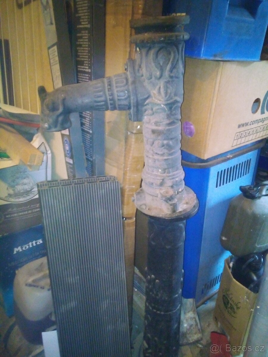 Litinová okrasná pumpa