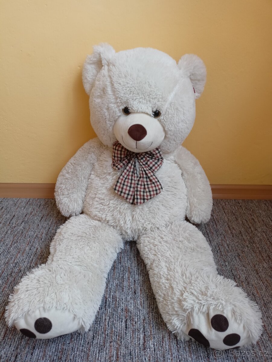 Velký plyšový medvěd