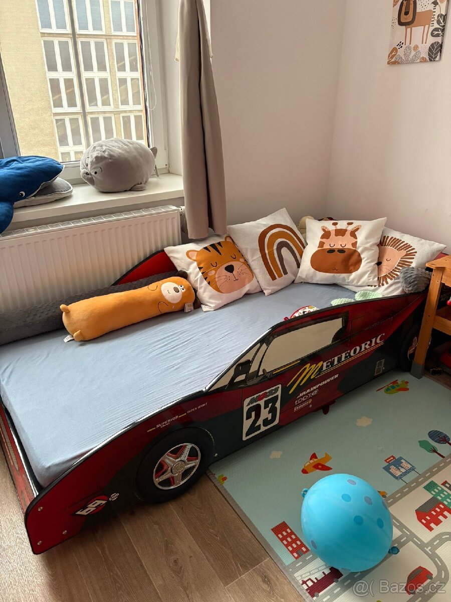 Dětská postel auto