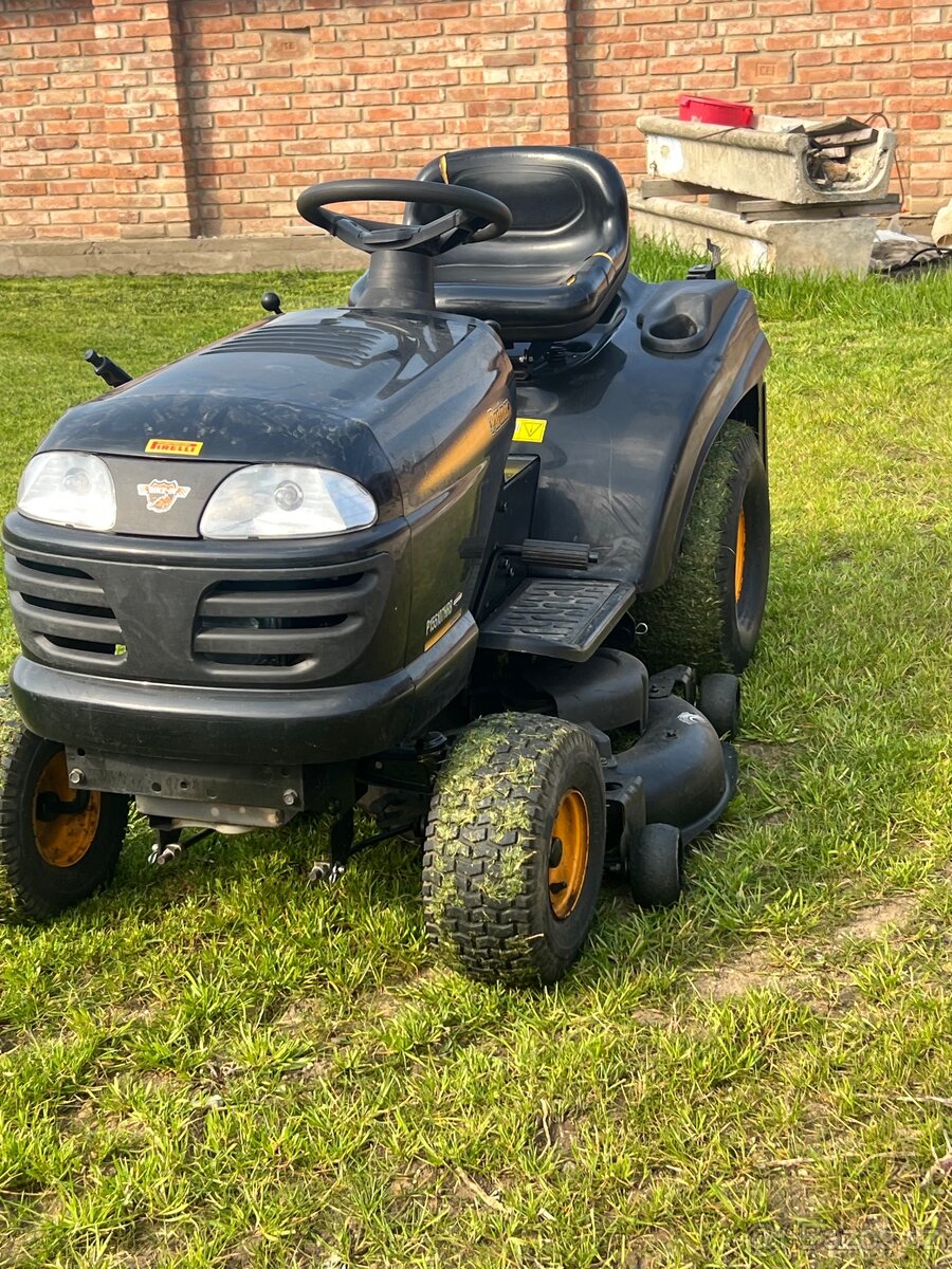 Zahradní traktor Husqvarna Partner