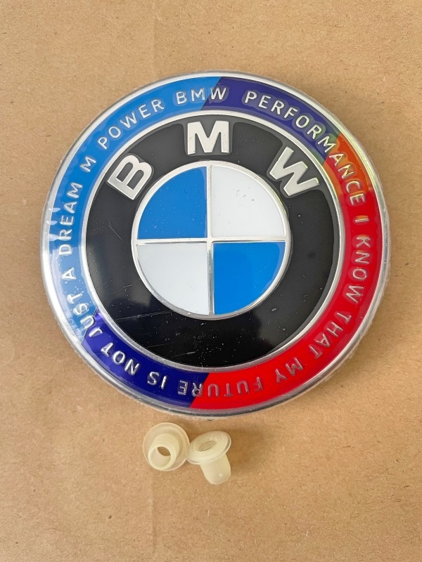BMW M emblem na kapotu 82mm