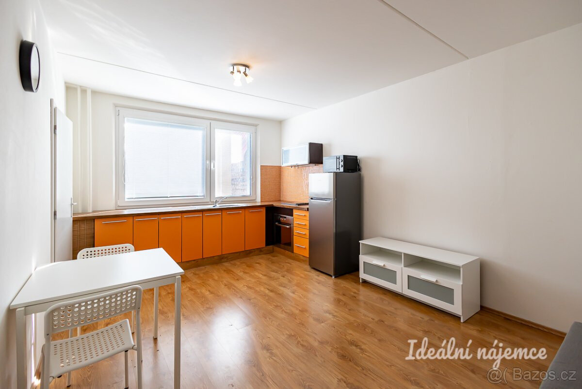 Pronájem bytu 1+kk, Sosnovecká, Troja, 15000 Kč/měs, 28 m2