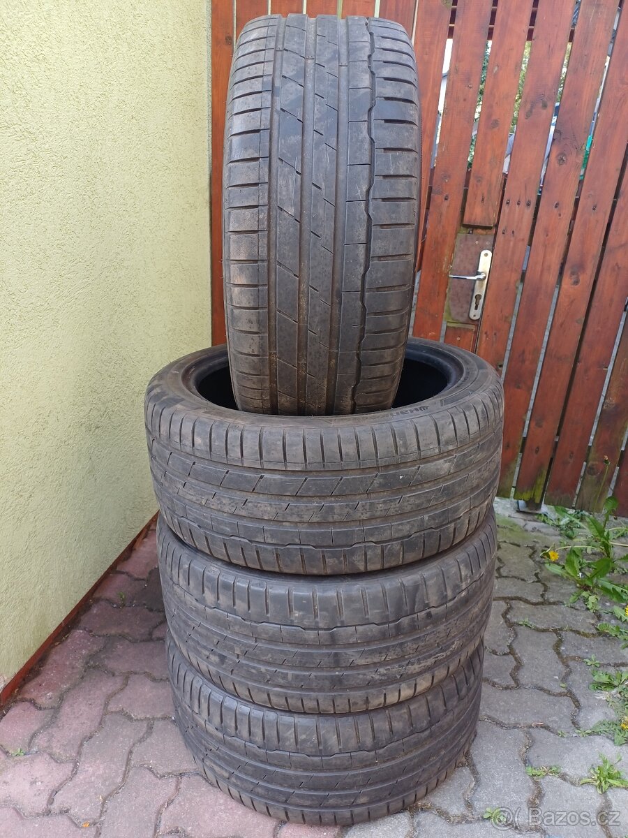 Prodám sadu letních pneu 255/40ZR19 Hankook