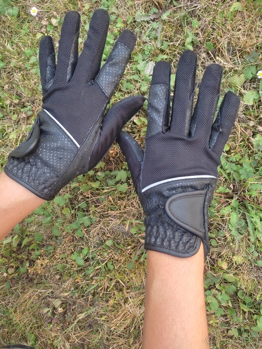 Jezdecké rukavice Levně