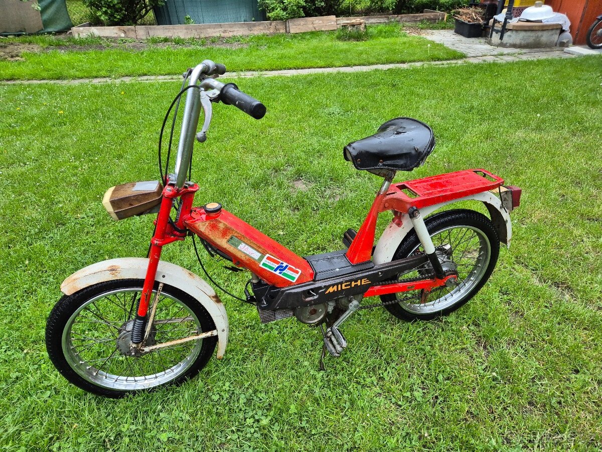 Babetta 207 s kartičkou, původní červená 5.