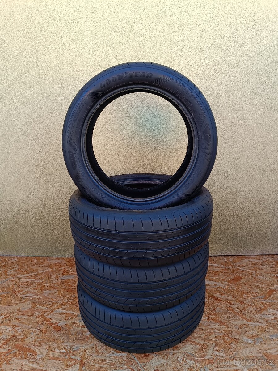 4ks letni 215/50/18 Goodyear