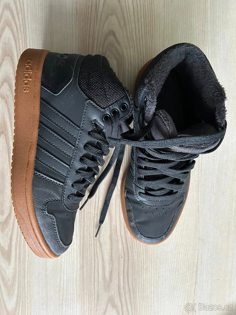 Adidas tenisky s kožíškem PC 1500 kč