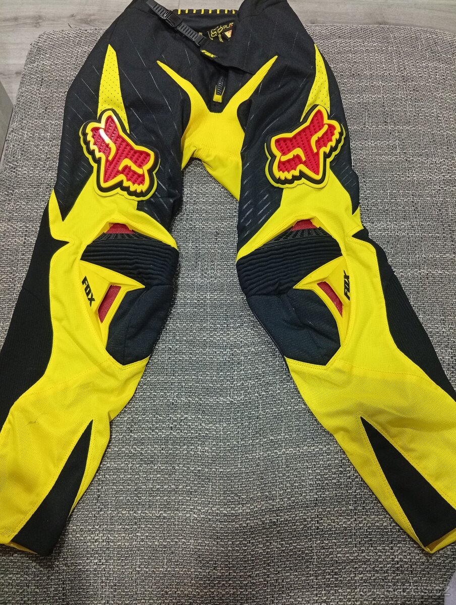 Prodám 2x použité kalhoty FOX na motocross,