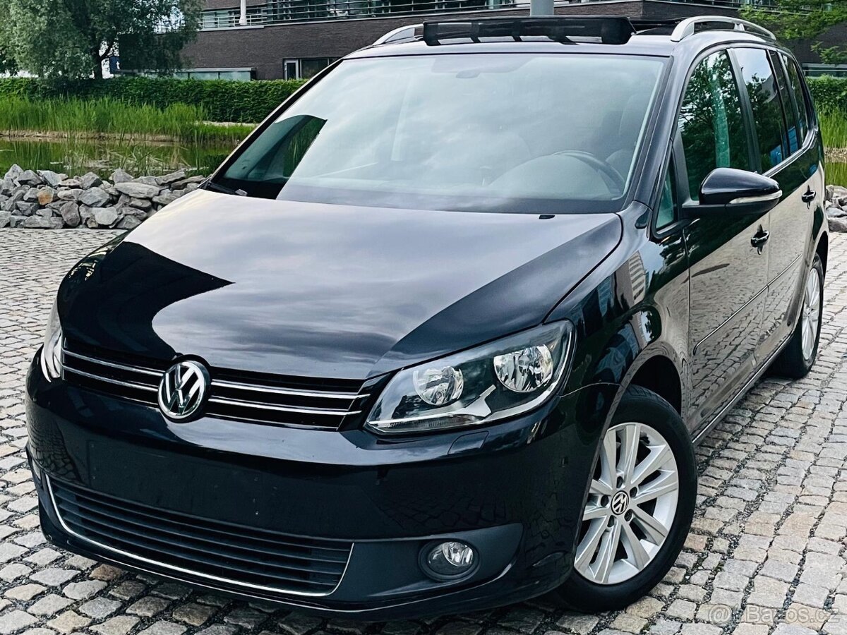 Volkswagen Touran 2.0TDI VÝHŘEV SERVISKA SENZORY PANORAMA