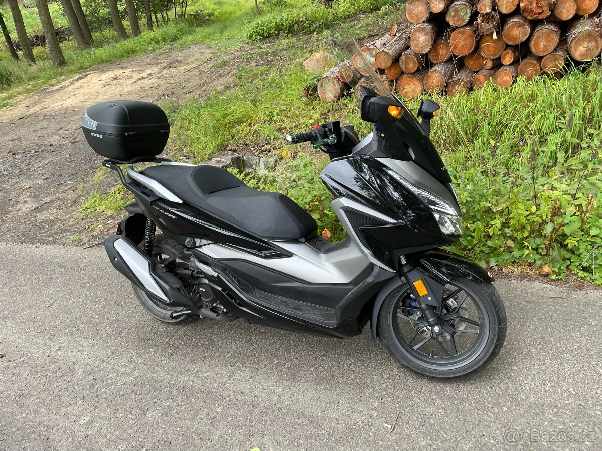Honda Forza 350 černá