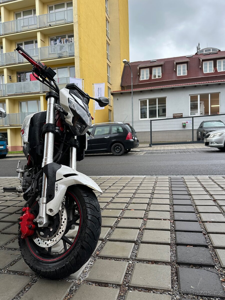 Benelli tnt 125 2020