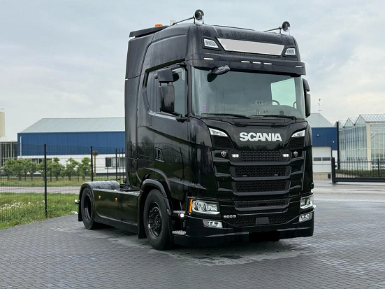 Scania S500 - tahač návěsů s kompresorem